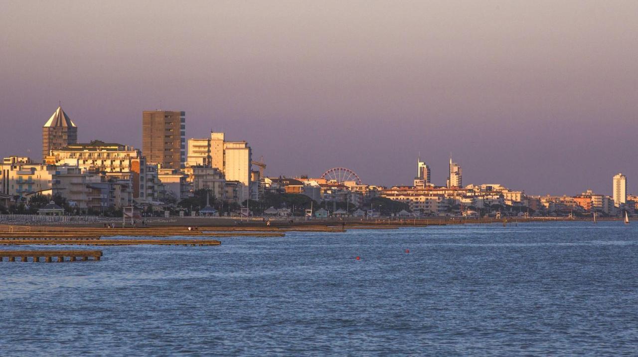Appartamento Nuovo Centralissimo 150 Mt Dal Mare Lido di Jesolo Exterior photo