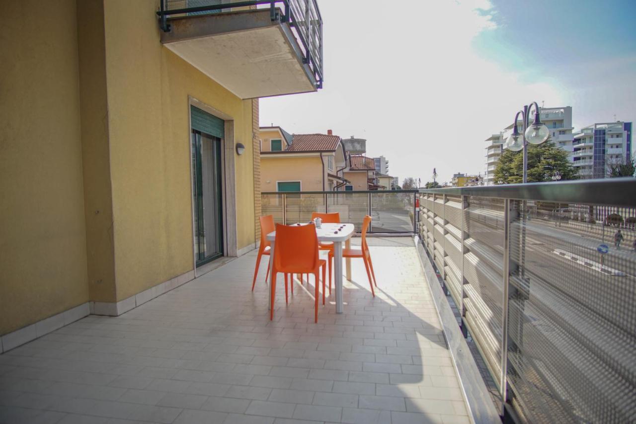 Appartamento Nuovo Centralissimo 150 Mt Dal Mare Lido di Jesolo Exterior photo