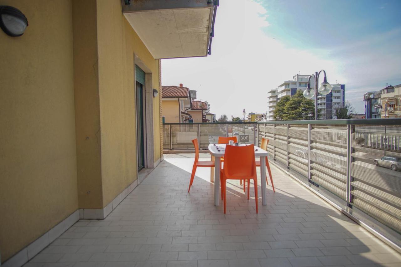 Appartamento Nuovo Centralissimo 150 Mt Dal Mare Lido di Jesolo Exterior photo